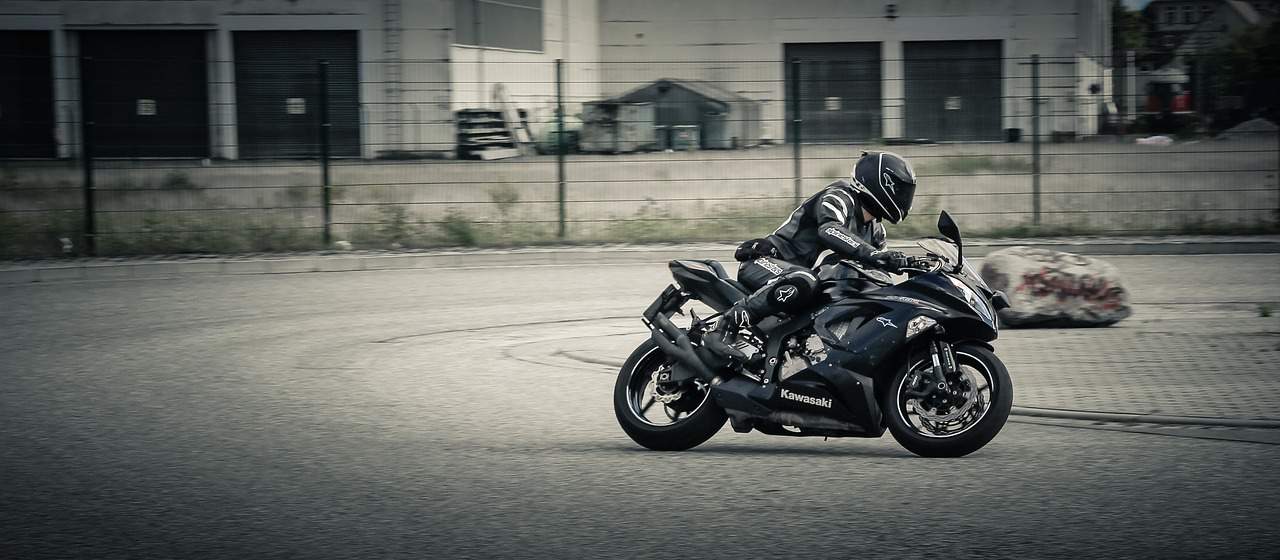 How to improve your riding technique? Explore ways to learn how to ride a motorcycle