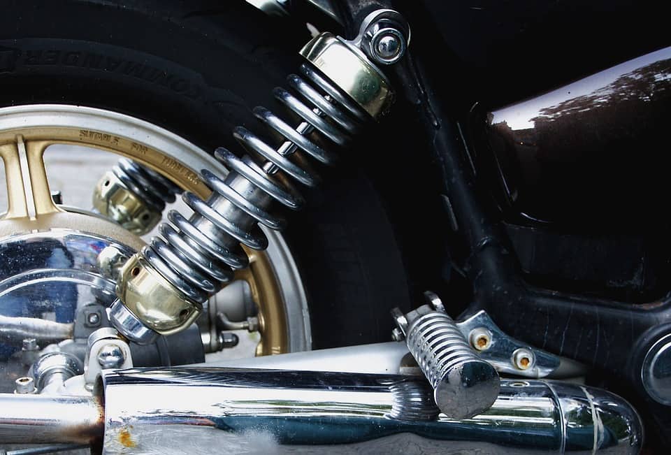 Replacing motorcycle tires – when is it necessary?