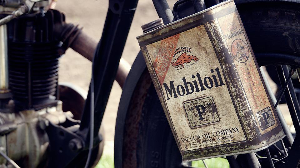 What oil should I put in my motorcycle? We suggest