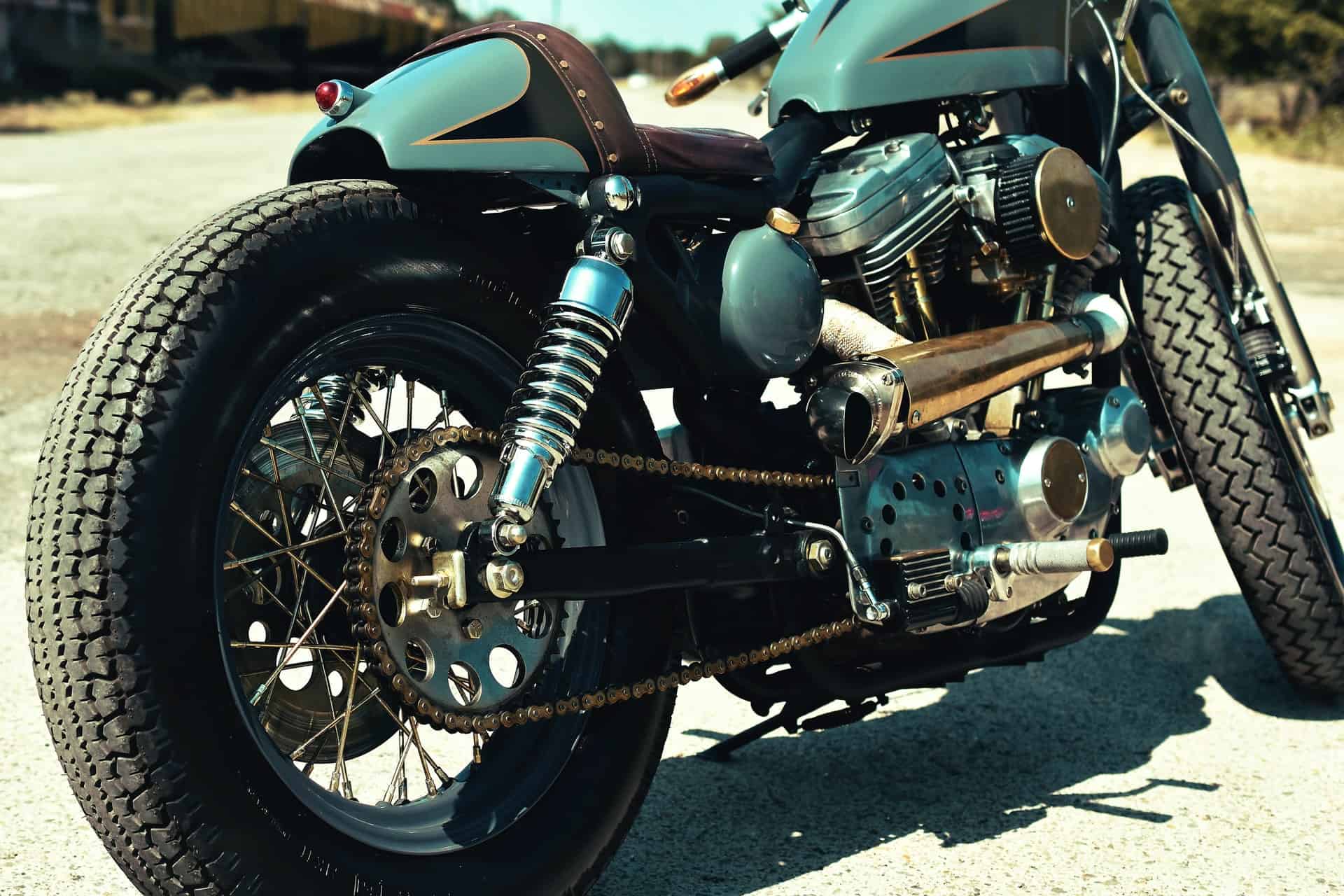 How to maintain a motorcycle chain before the season?