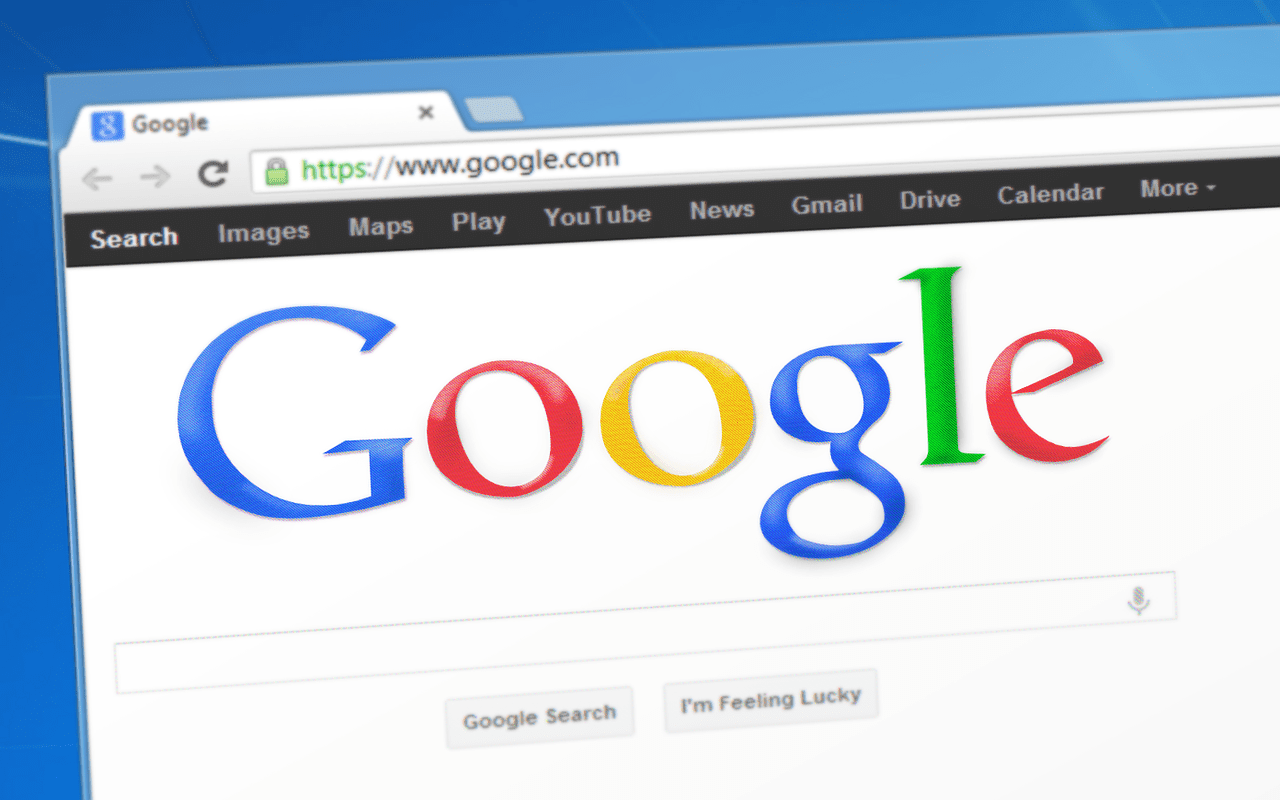 How does Google evaluate the quality of websites and determine the ranking?